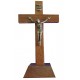 Crucifix bois sur socle 11
