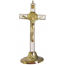 Croix sur socle Saint Benoit